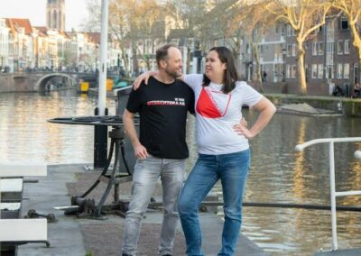 Christien Vos and Joost de Vries wear a T-shirt with the text 'Utrechtenaar'