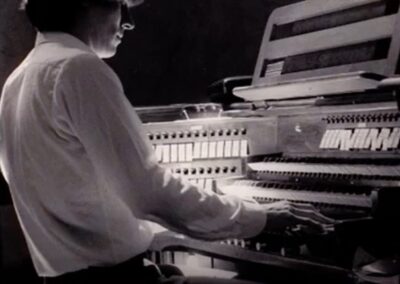 Janjob Remmers on the Dom organ in 1987
